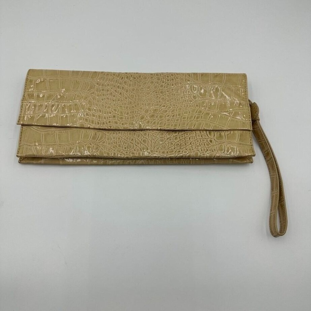 Saks Fifth Avenue Blonde Croc Envelope Clutch Purse Wrist Strap Suede Lining